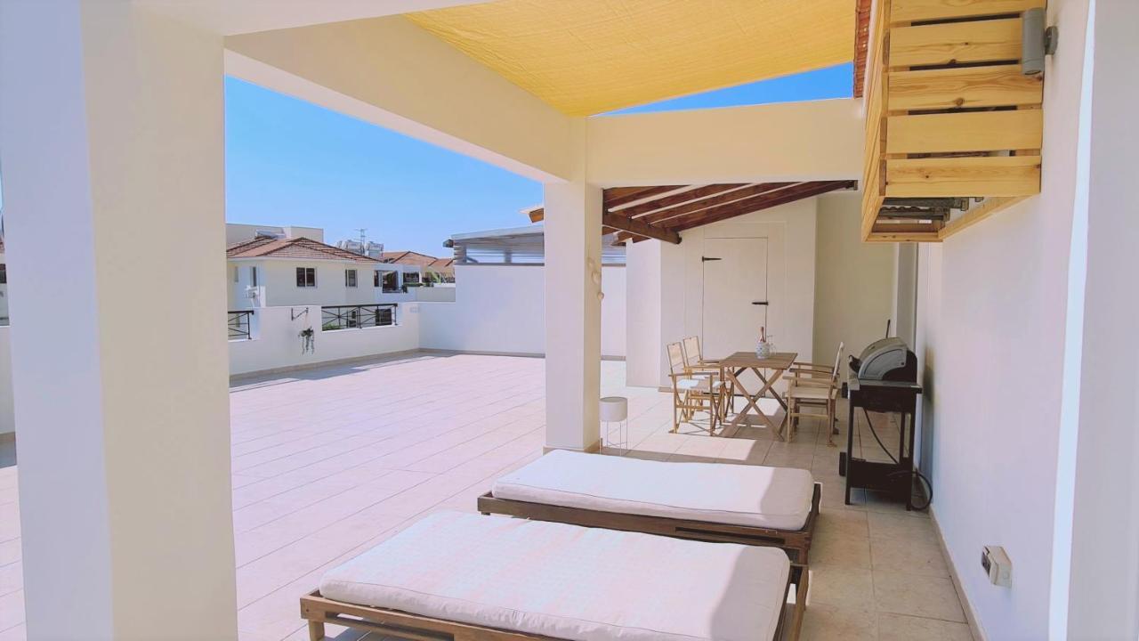فوروكليني Stay Sunny Palms Apartment المظهر الخارجي الصورة