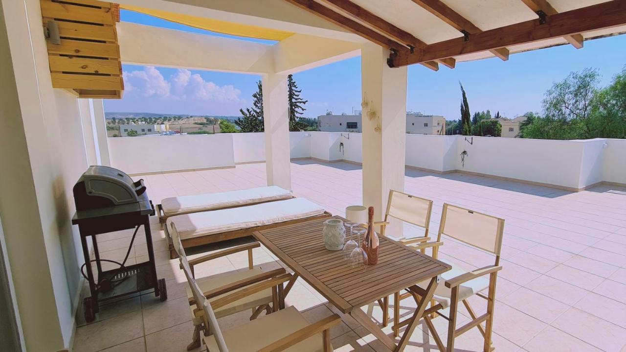 فوروكليني Stay Sunny Palms Apartment المظهر الخارجي الصورة