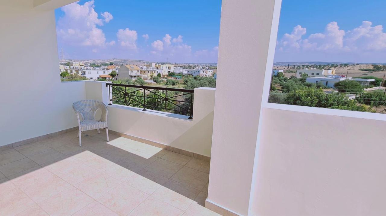 فوروكليني Stay Sunny Palms Apartment المظهر الخارجي الصورة