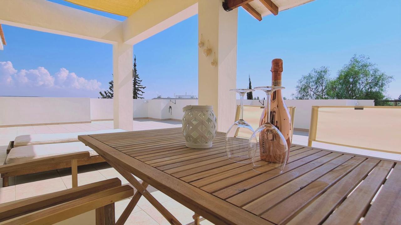 فوروكليني Stay Sunny Palms Apartment المظهر الخارجي الصورة