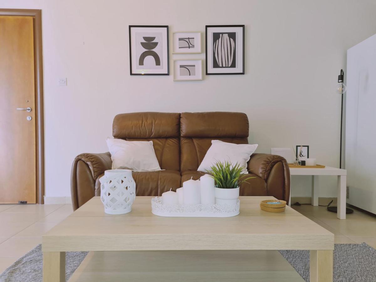 فوروكليني Stay Sunny Palms Apartment المظهر الخارجي الصورة