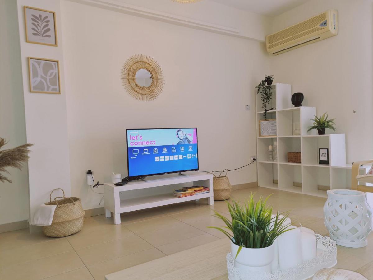 فوروكليني Stay Sunny Palms Apartment المظهر الخارجي الصورة